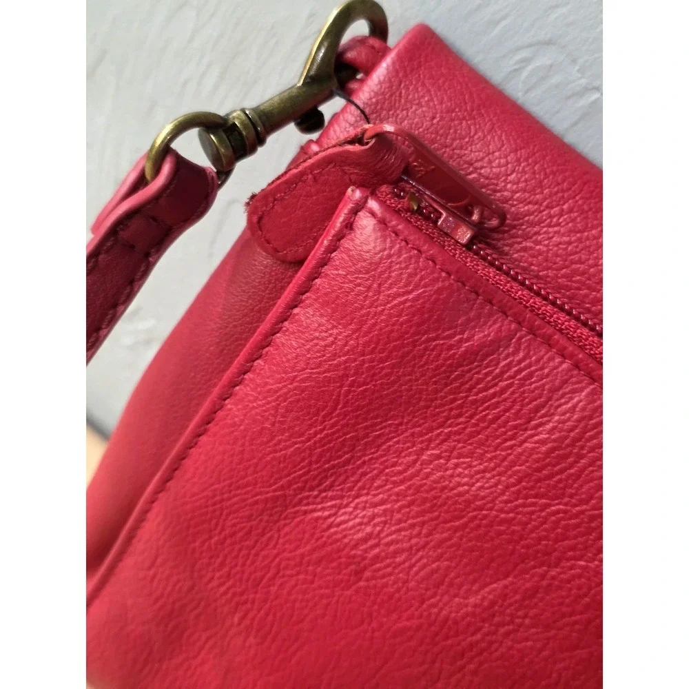 Via Piaggi‎ Red Leather Cross Body Purse 2 Outer Pockets Foldable Clutch style